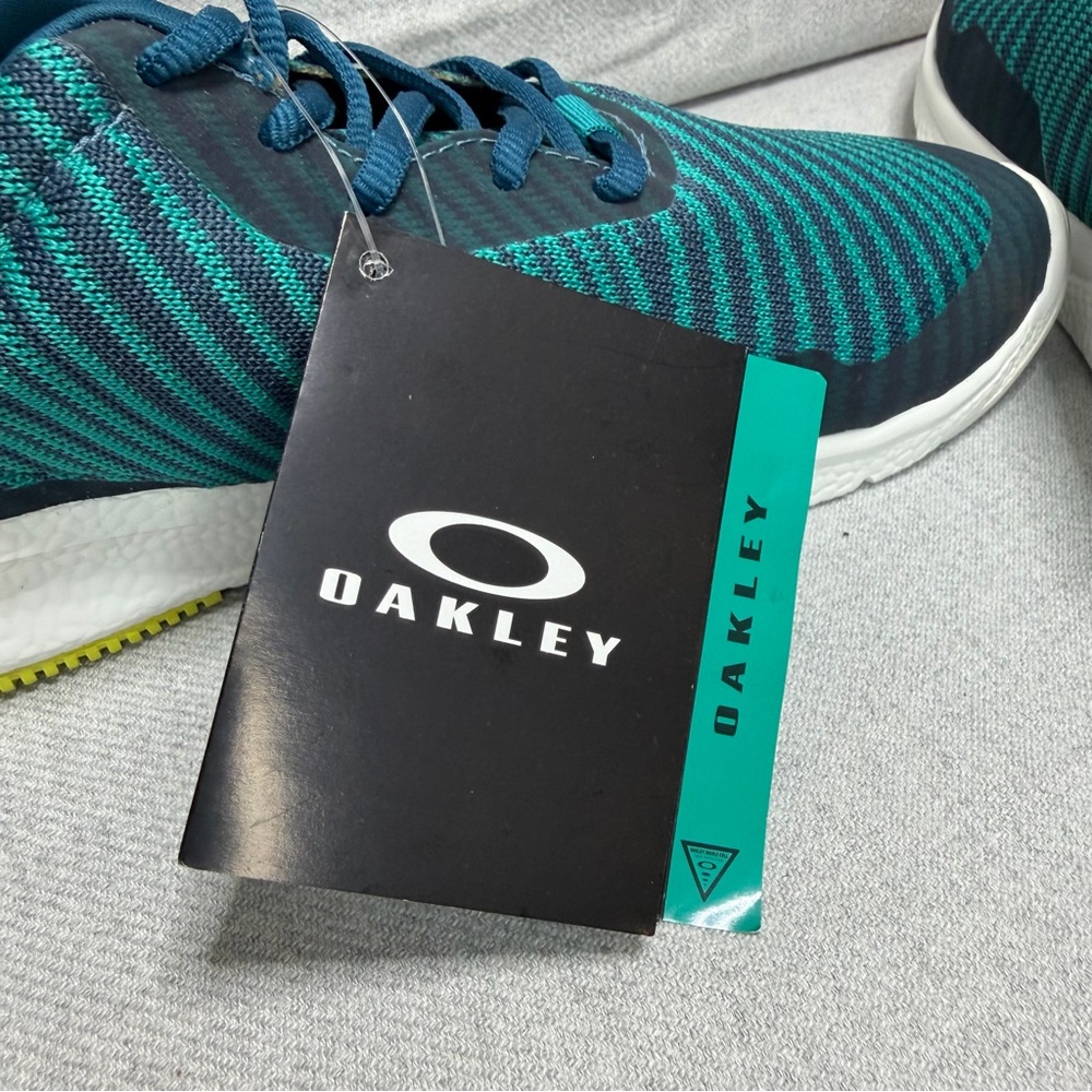 NWT - Oakley EVZERO Teal & Navy Blue Striped Athletic Sneakers M9.5 - Picture 12 of 12